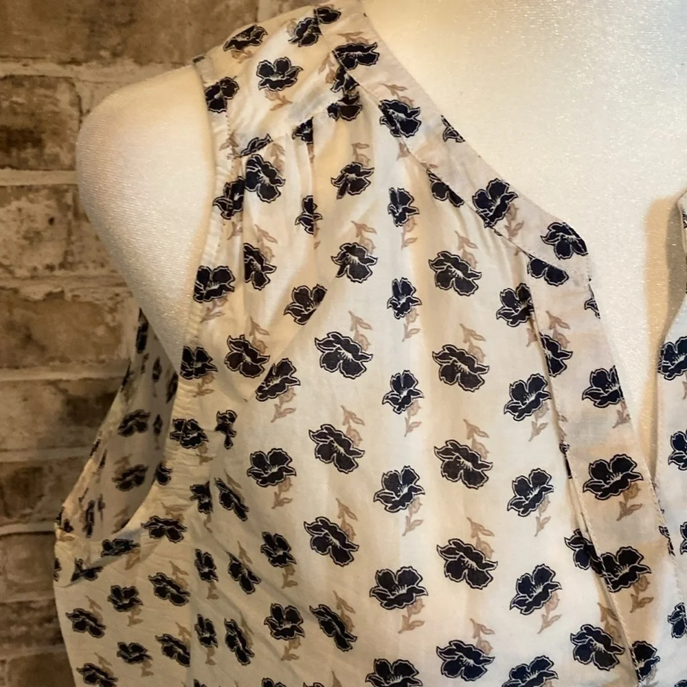 Ann Taylor Factory sleeveless blouse. Size L. Navy and off-white.
